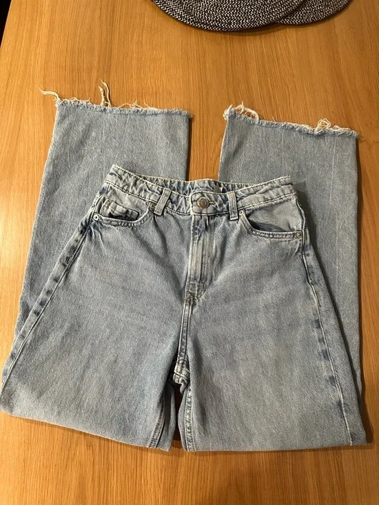 H&M Light Blue High-Rise Wide Leg Jeans Size 4 - Picture 3 of 4